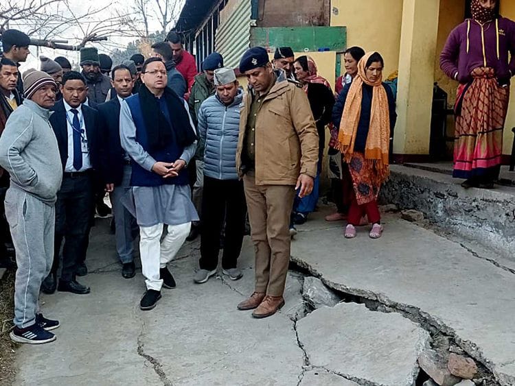 Joshimath cracks