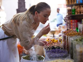 Want to apply for a UAE visit visa? These are all your options