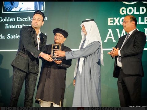 Satish Sanpal honoured with Golden Excellency Award 