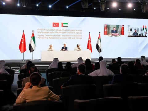 Abdulla bin Touq Al Marri, UAE Minister of the Economy, and ‏Mehmet Muş, the Turkish Minister of Trade, signed the agreement.