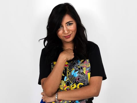 29-year-old Amna Ahmed never dreamt of an entrepreneurial career. She now runs portal selling on-demand pop-culture merchandise. Read on to find out why, how.