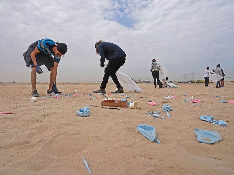 volunteers-on-global-recycling-day-in-dubai-1679153399128