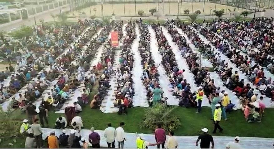 Iftar for workers in Al Sajaa Public Park-1680605614227