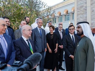 Mohammed bin Rashid meets with committee leading 'Great Arab Minds' initiative, highlights the potential of Arab talent
