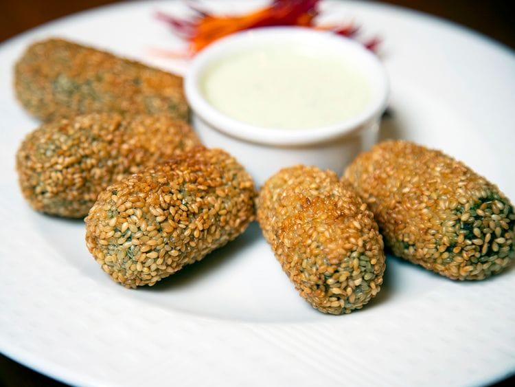 Till Palak Rolls