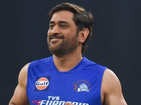 Mahendra Singh Dhoni has a huge fan following and the Chennai Super Kings skipper also enjoys the love shown towards him.