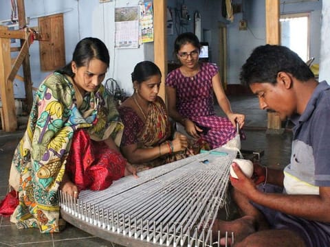Ashwini and her younger Dr. Harini have devoted their lives to revive the ancestral craft of their town through social media promotion and innovation in design and techniques. 
