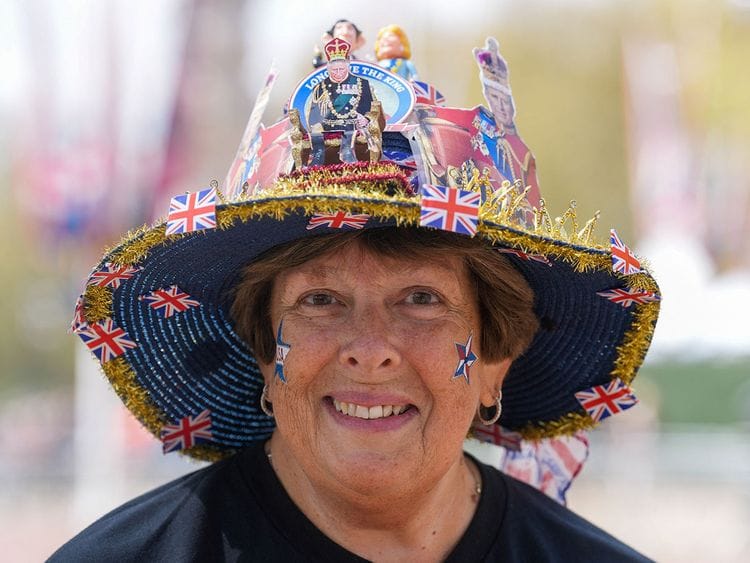 2023-05-02T140002Z_343379346_RC2BQ0A6EBPB_RTRMADP_3_BRITAIN-ROYALS-CORONATION-US-SUPER-FAN-(Read-Only)