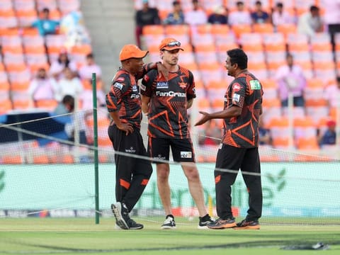 Sunrisers Hyderabad head coach Brian Lara, with Dale Steyn, bowling coach, and Muttiah Muralitharan. Each franchise has a huge number of coaching staff in their dressing room.  