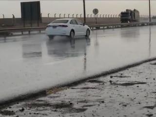 Video: Early morning showers in Abu Dhabi, Ajman, Ras Al Khaimah and Sharjah, moderate rain across Dubai, NCM issues orange and yellow alerts