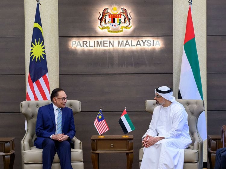 sheikh khaled with malaysia PM