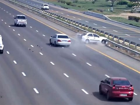 Abu Dhabi Police share a video clip of an accident that occurred as a result of driver inattention.