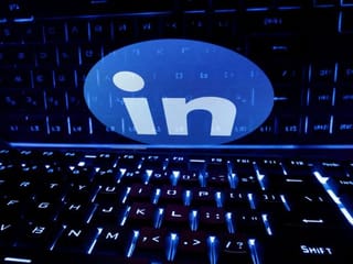 LinkedIn hits 1 billion members, adds AI features for job seekers