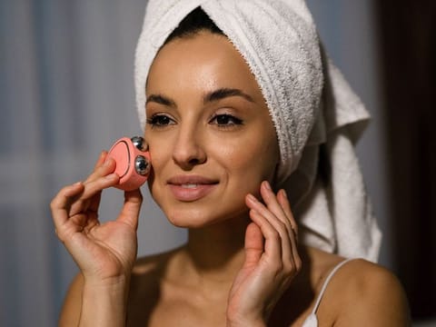 Looking to tone your facial muscles? Microcurrent devices stimulate blood flow, collagen and oxygen under the skin, giving you a subtle facial lift over time.
