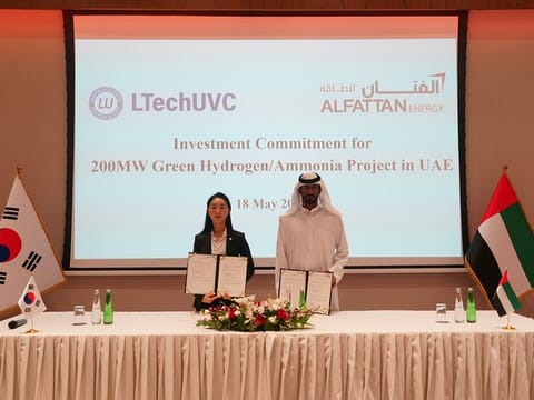 Ji Young Lee, CEO, LTechUVC Inc and Khalid Mohamed Rashid Musabbah Alromaithi, Deputy Chairman, Al Fattan Energy 