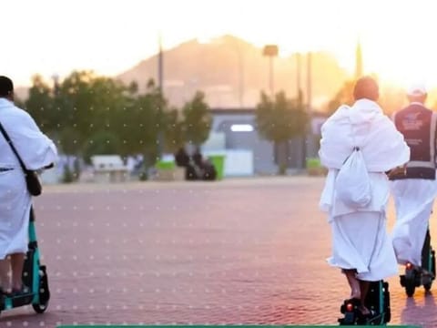 Lanes have been designated for the scooter users separated from those of vehicles and pedestrians to ensure easy use and pilgrims’ safety.