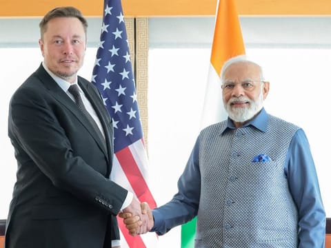 In addition to electric vehicles, Musk said he sees potential in the country for sustainable power generation through solar and wind, and energy storage in stationary batteries.