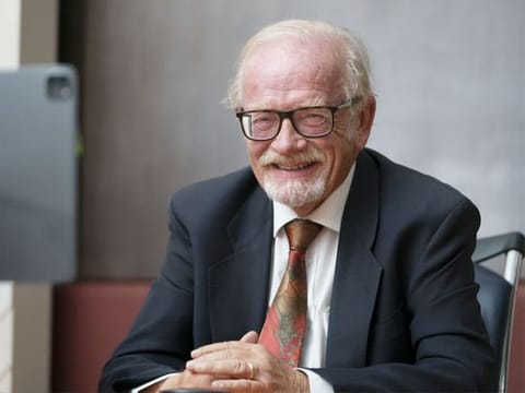Peter Hellyer, prolific writer who chronicled the UAE’s rise over nearly five decades, has died at 75