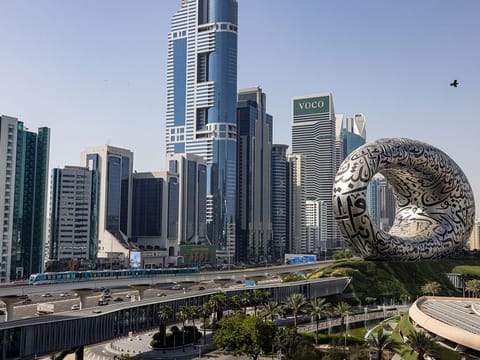 In Dubai property market, investors are finding this is also a good time to be selling. Those with ready homes sure are getting their prices. 