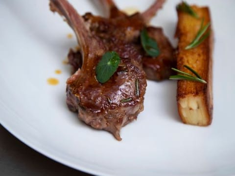 Watch how to make Agnello scottadito or Italian grilled lamb chops 