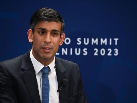 The Conservative government of Rishi Sunak is in full panic mode. As things stand now, the Conservatives are trailing the opposition Labour party by at least 15 points in the polls.