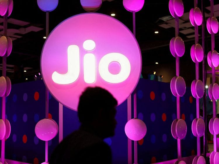 Copy of 2023-07-20T040345Z_1621472841_RC2R62AD9ML6_RTRMADP_3_JIO-FINANCIAL-STOCKS-RELIANCE-INDS-1689830947489