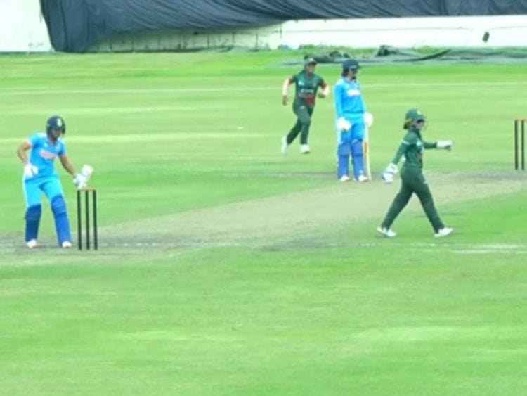 harmanpreet-kaur-wicket-hit-600-1690054910-1690106584620