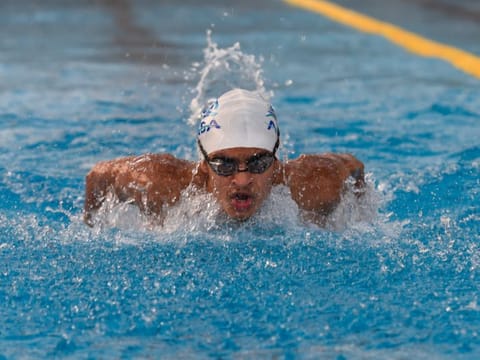Vedaant Madhavan in action during a training session in Dubai ahead of the Commonwealth Youth Games.