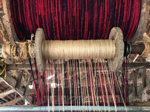 Coir industry is among the biggest traditional industries in Kerala, employing more than 200,000 artisans, mostly from Alleppey.  
