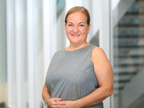 Kirsten Sadler Edepli is a geneticist and cell biologist who has a PhD in Cell and Developmental Biology from Harvard University, among other qualifications 
