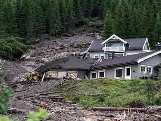 Photos: Storm continues to sweep over the Nordics, causing landslides