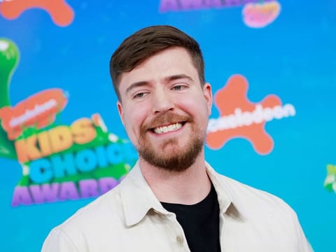 Fans flooded his TikTok comments with pleas to “save” Danielle.