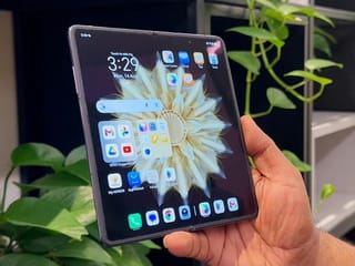 Sleek, light and robust: Honor Magic V2 sneak peek