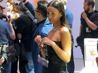 Honor reveals 'Phone-to-Purse' concept with V Purse; showcases Magic V2 at IFA 2023 Berlin