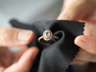 Buying diamond or gold jewellery? Find out which is a more profitable investment for you