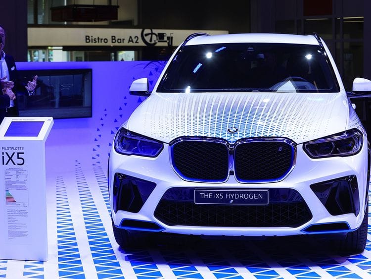 Stock - BMW AG iX5 Hydrogen