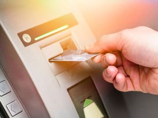 UAE: Can I withdraw money from the ATM of another bank? Three things to keep in mind