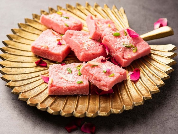 Rose barfi