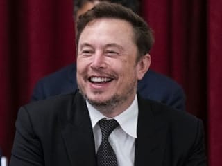 Elon Musk shares picture of ex-girlfriend and Hollywood star Amber Heard, cosplaying as Mercy from ‘Overwatch’