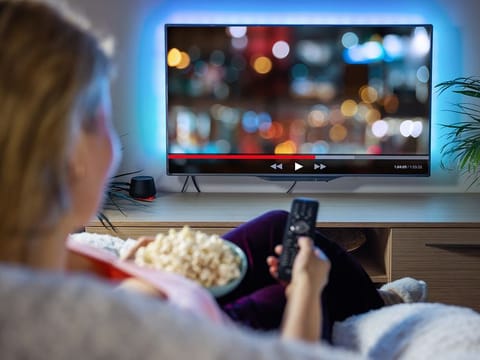 The perfect size for most apartments and villas, 55-inch televisions are some of the most popular TVs in the market.