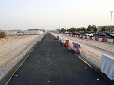The completed 7-km stretch connects with the existing cycling tracks extending 32km in the two areas, taking the total length of cycling tracks in both districts to 39km.