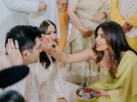 Priyanka Chopra at Parineeti-Raghav engagement    