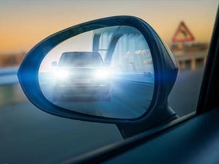 Abu Dhabi: Dh400 fine for not giving way to overtaking cars in left lane