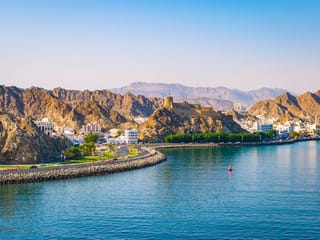 Can I drive from UAE to Oman in a rental car? All you need to know