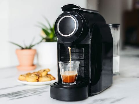 A good coffee machine powers conversations, early-morning guests, and those 'just one more cup' moments that stretch long after the celebrations.