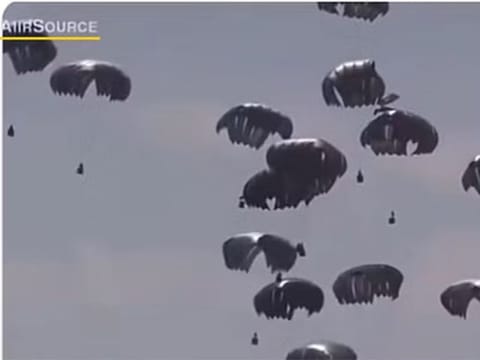  When Hamas launched the October 7 surprise attack, militants backed by rocket fire flew into Israel on paragliders. But thousands of people on social media wound up watching unrelated footage of Egyptian paratroopers skydiving over the Egyptian Military Academy in Cairo.