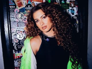 What happened after singer Tori Kelly collapsed one night due to blood clots
