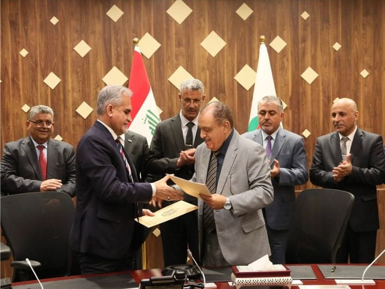 Iraq, UAE's Crescent sign deals to develop oil and gas fields 