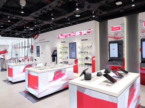 The Ease autonomous self-service store extends AI possibilities in some of etisalat by e&'s consumer-facing services. 