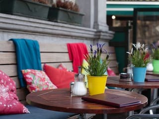 Dh5,000 fine for outdoor seating areas without permit in Abu Dhabi – all you need to know